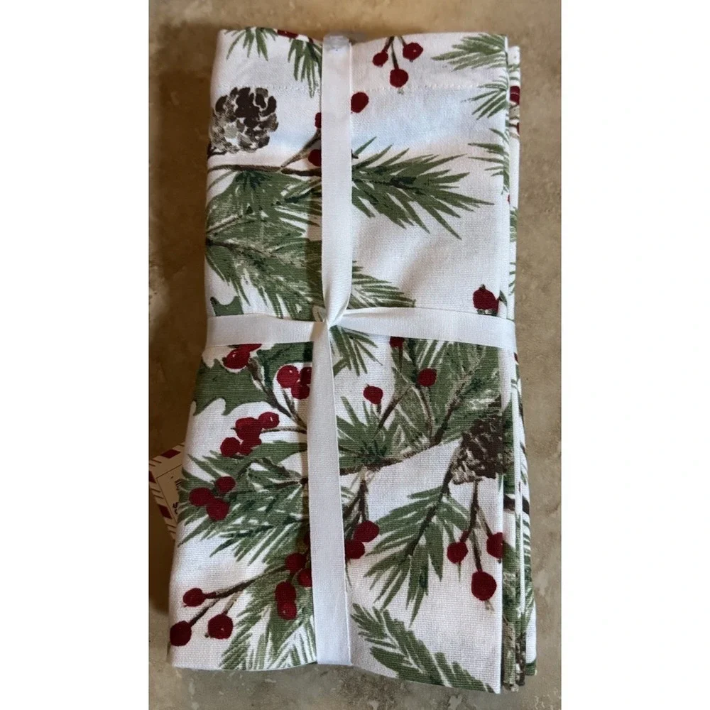 North Pole Trading Co Christmas‎ Holly Berry Napkins Set of 4 Cotton 20x20in NEW